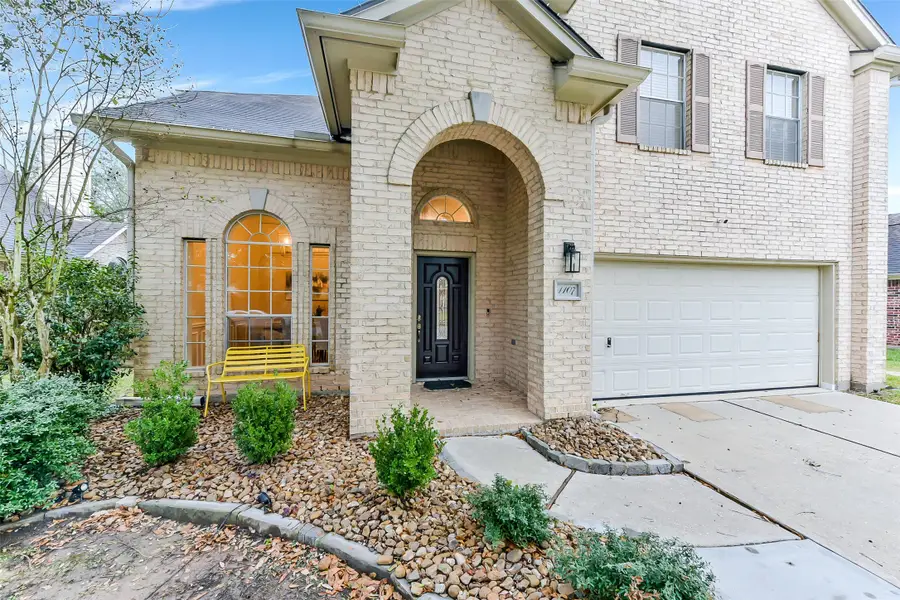 1107 Sunset Lakes Drive, Pearland, TX 77581 - Image #3