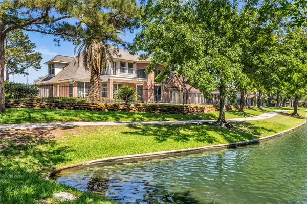 15935 Lake Loop Drive, Cypress, TX 77433