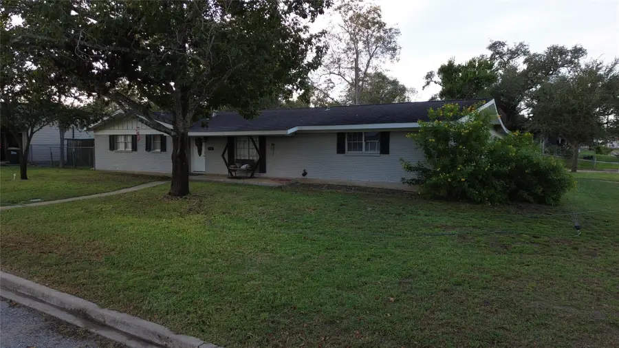 1001 Huck, Cuero, TX 77954 - #2