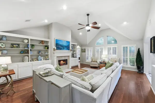 38 Wimberly Way, Conroe, TX 77385