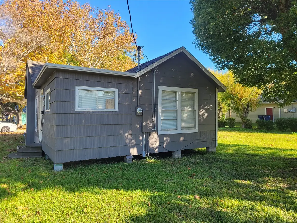 102 22nd Street N, Texas City, TX 77590 - Image #1