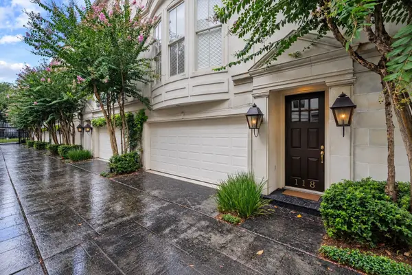 118 Oak Place Drive, Houston, TX 77006