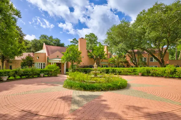 35 W Rivercrest Drive, Houston, TX 77042