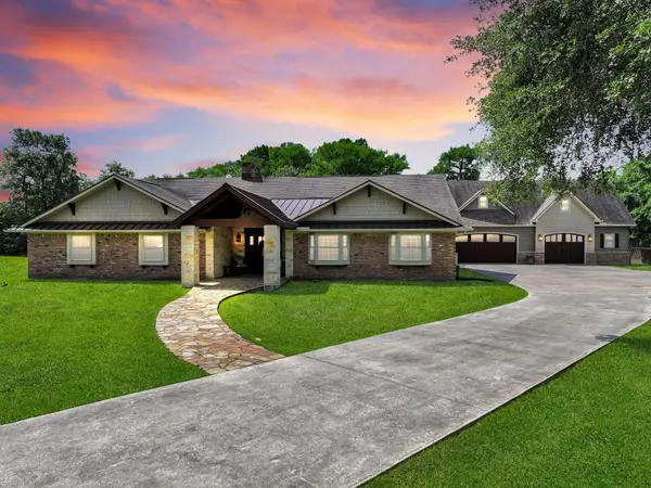 3125 W Park Avenue, Pinehurst, TX 77630