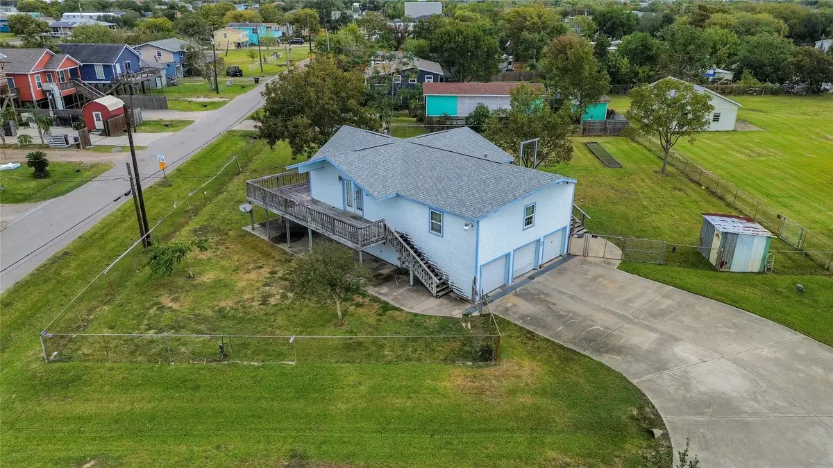 1045 12th Street, Dickinson, TX 77539 - #1
