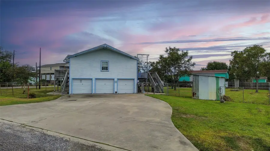 1045 12th Street, Dickinson, TX 77539 - #3