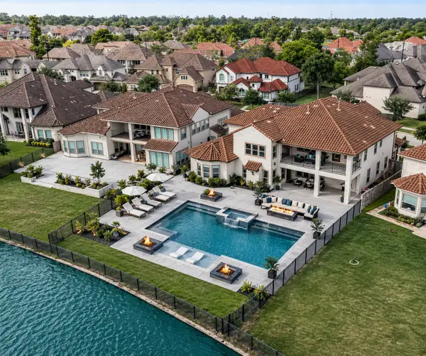 5403 Rouchel Brook Lane, Sugar Land, TX 77479
