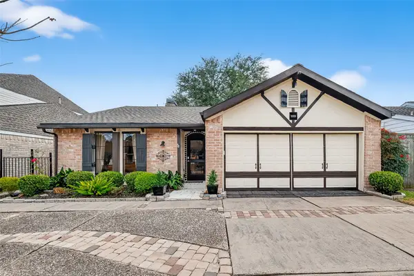 11939 Brook Meadows Lane, Stafford, TX 77477