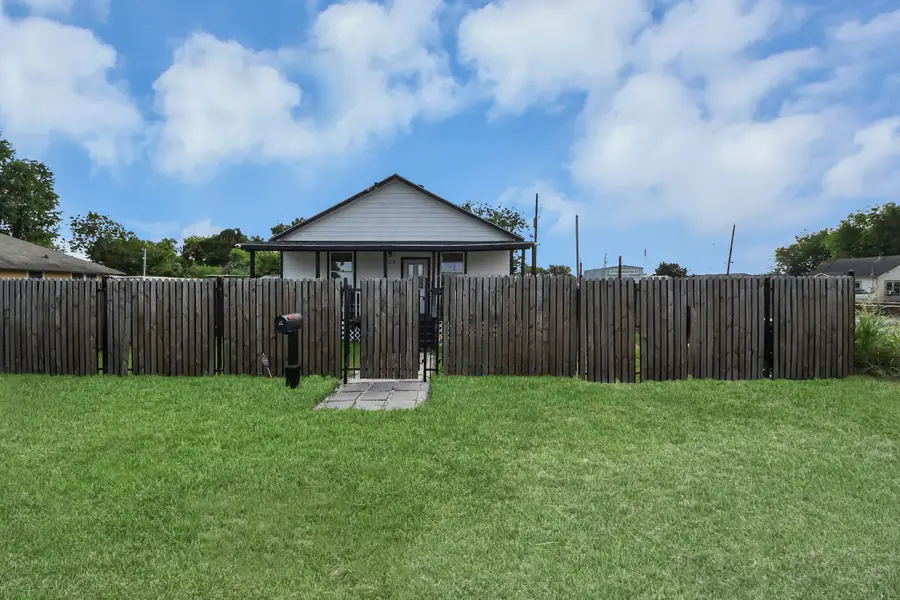623 Medina Street, Houston, TX 77012 - #3