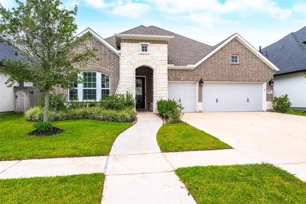 1912 Silver Point Court, Friendswood, TX 77546
