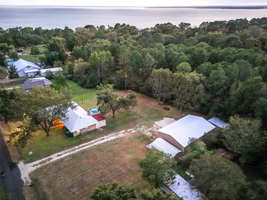 242 Magnolia Drive, Onalaska, TX 77360 - Image #2