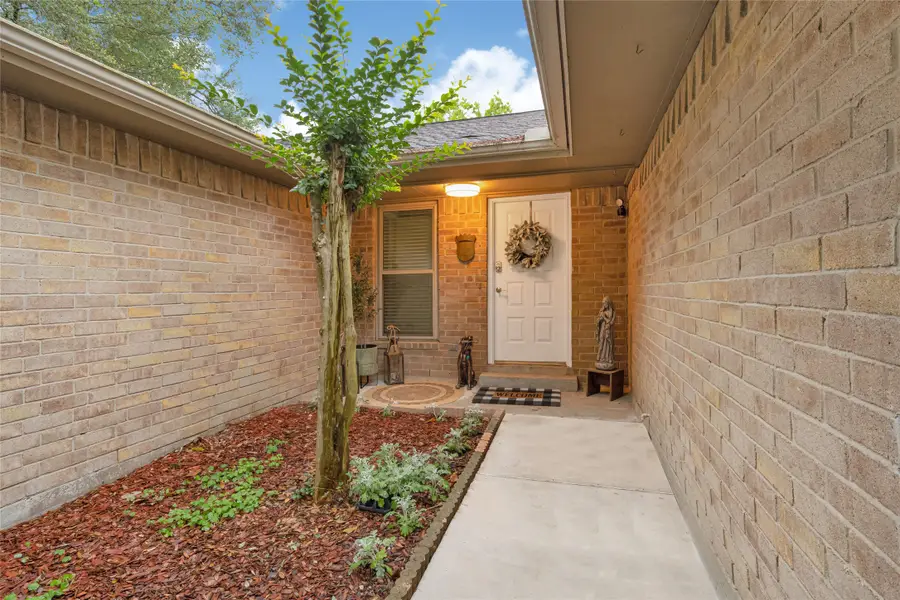 1101 Killarney Avenue, Friendswood, TX 77546 - #2