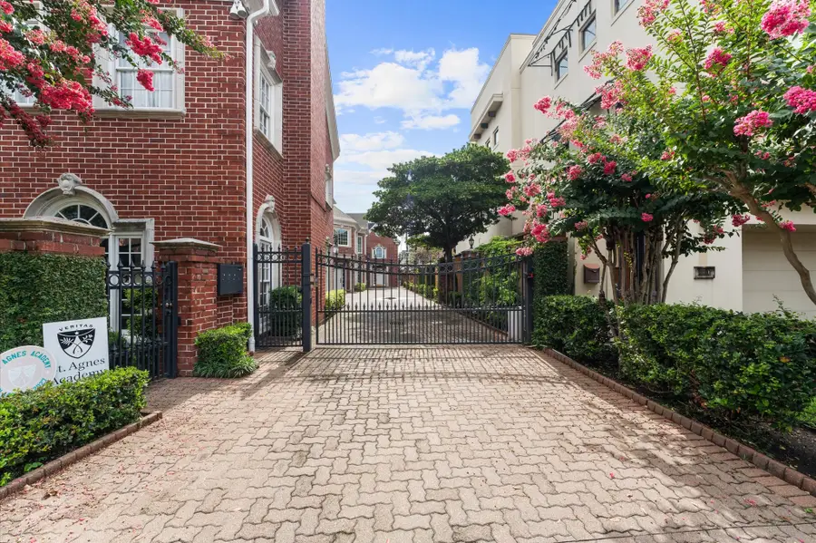 2222 Nantucket Drive #B, Houston, TX 77057 - #3