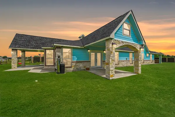 1664 Road 5601, Cleveland, TX 77327
