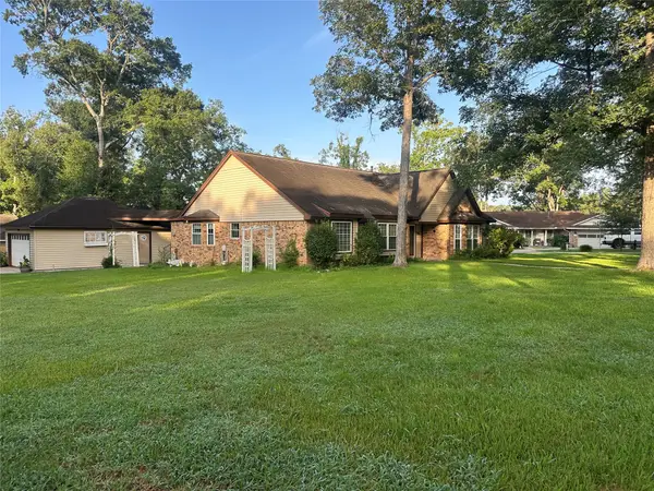 35 Holly Street, Conroe, TX 77301