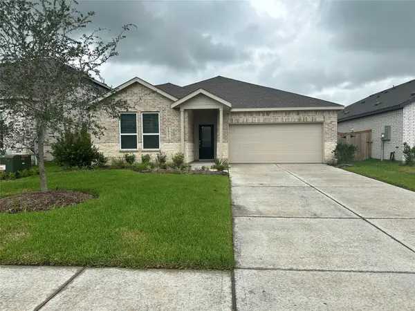 1822 New Dawn Drive, Angleton, TX 77515