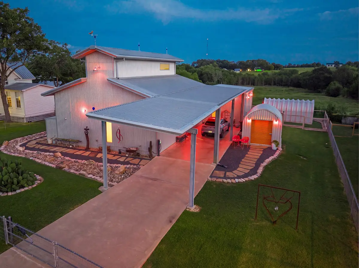 211 S Mechanic Street, Fayetteville, TX 78940 - #1