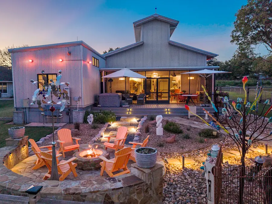 211 S Mechanic Street, Fayetteville, TX 78940 - #2