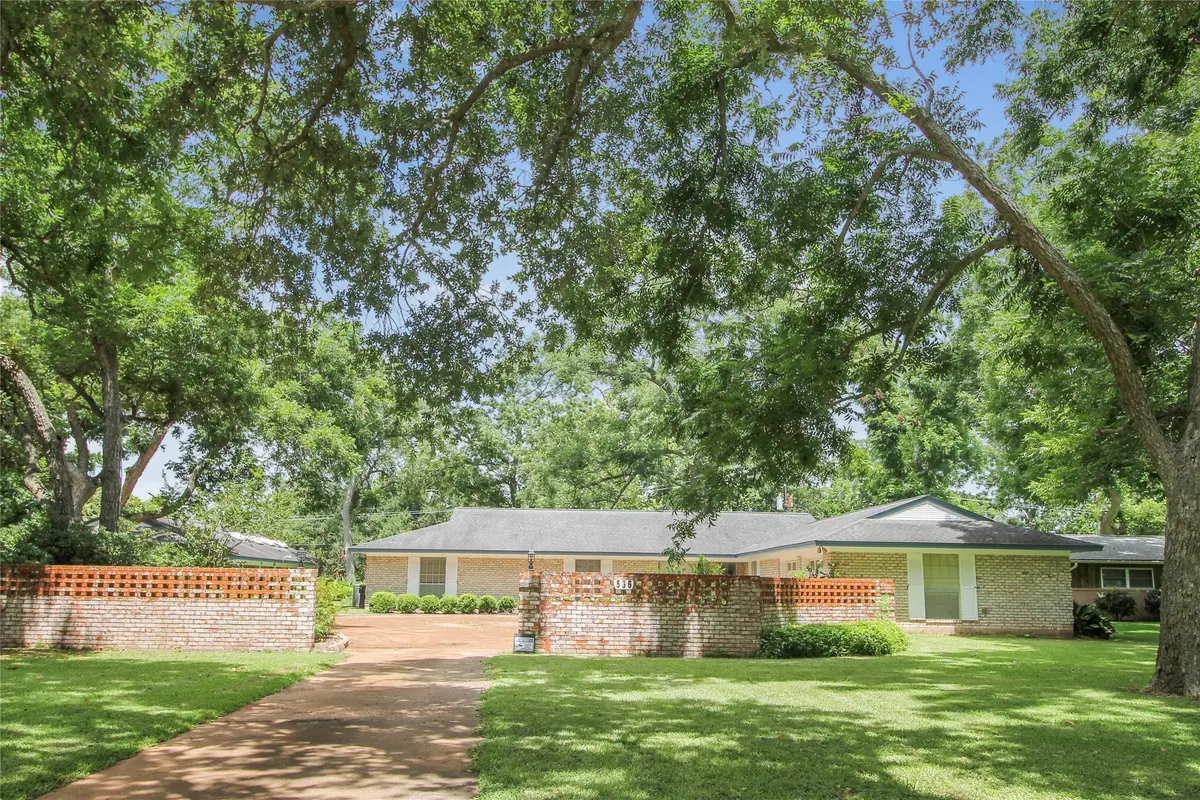 536 Oak Drive, Lake Jackson, TX 77566 - #1