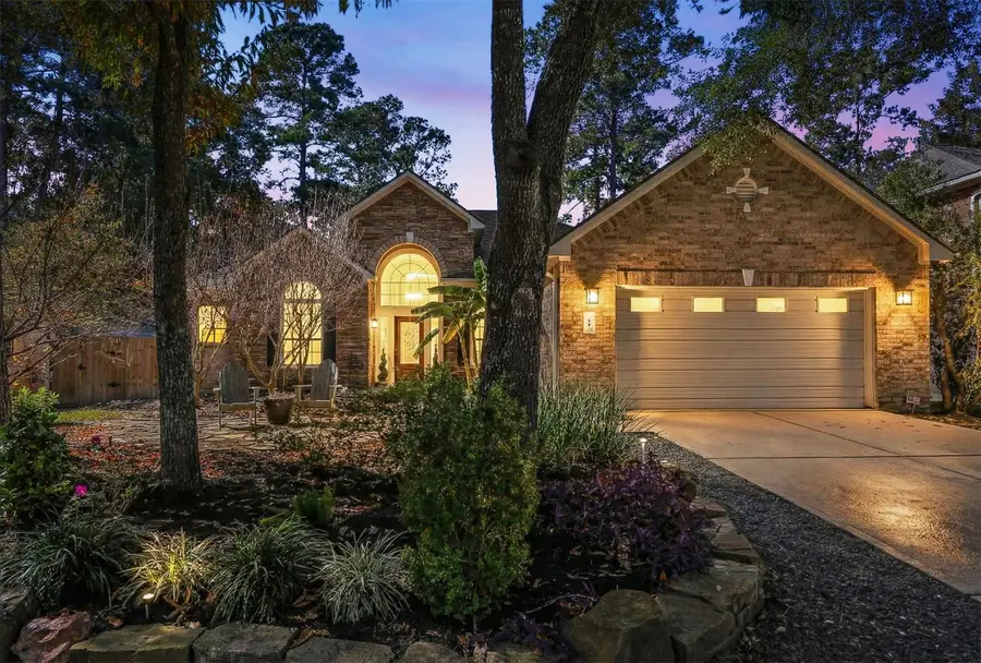 43 E Hobbit Glen Drive, The Woodlands, TX 77384 - Image #2