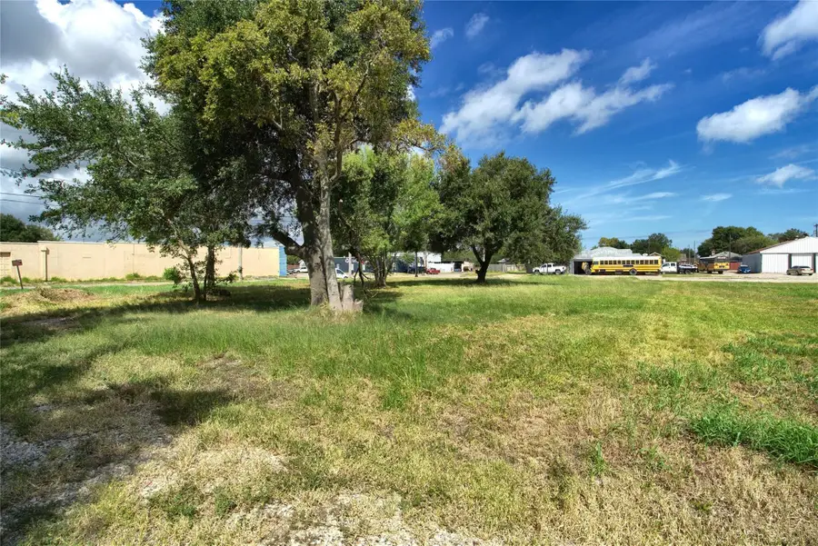 631 Texas Avenue, Texas City, TX 77590 - #3