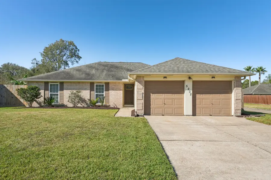 5202 Appleblossom Lane, Friendswood, TX 77546 - Image #2