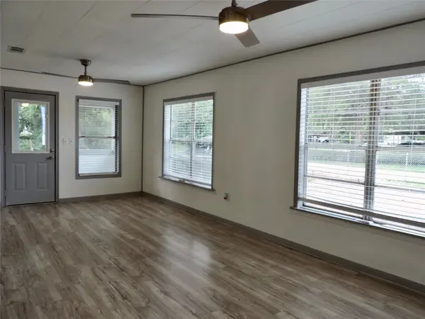 127 S Fenner Avenue, Cleveland, TX 77327