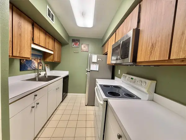 3220 69th Street #D3, Galveston, TX 77551