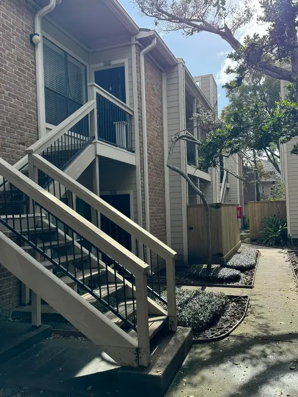 2001 Bering Drive #2D, Houston, TX 77057