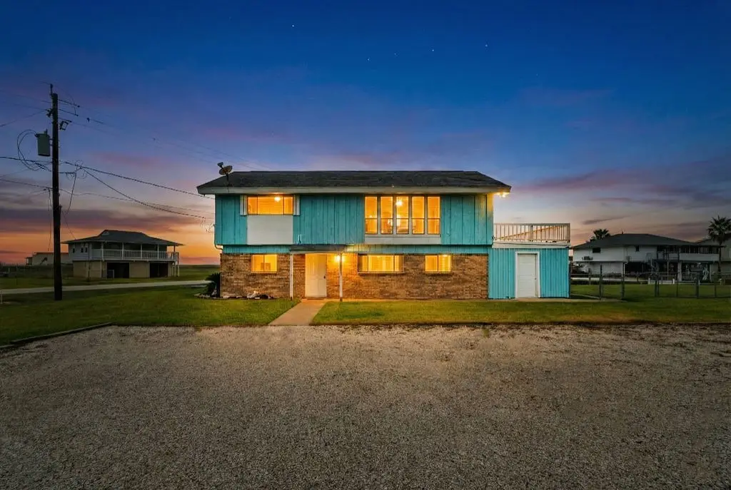 1503 Blue Water Drive, Freeport, TX 77541 - Image #1