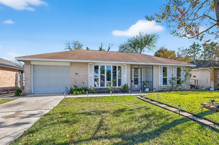 15242 Dogwood Tree Street, Houston, TX 77060 - Image #2