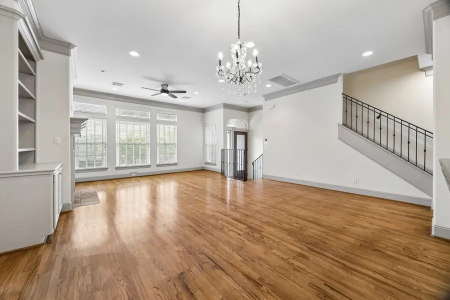 6304 Prague Street, Houston, TX 77007 - #3