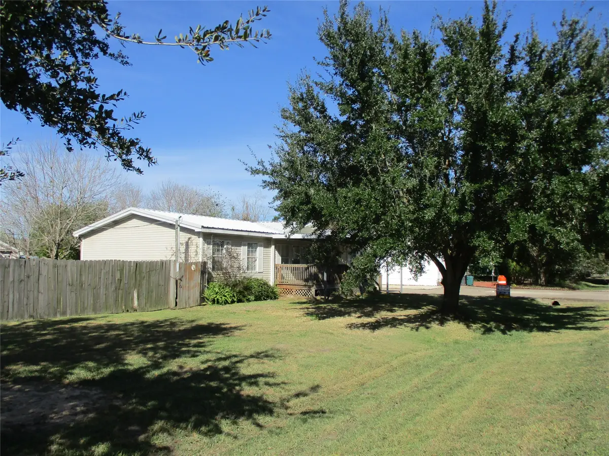 19168 County Road 669e, Alvin, TX 77511 - #1