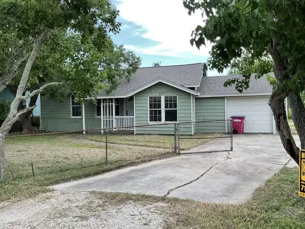 621 W 7th Street, Freeport, TX 77541