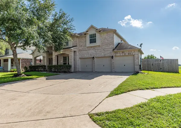 3004 Macoma Avenue, Pearland, TX 77581