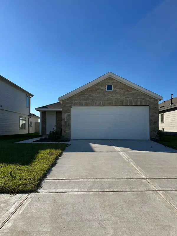 10818 Red Orchid Dr, Houston, TX 77016