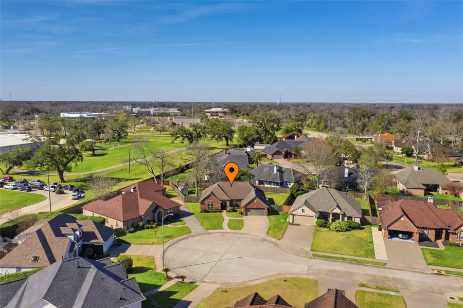 104 Hamilton Court, Clute, TX 77531 - #3