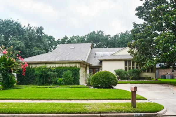 1619 Overland Pass, Sugar Land, TX 77478