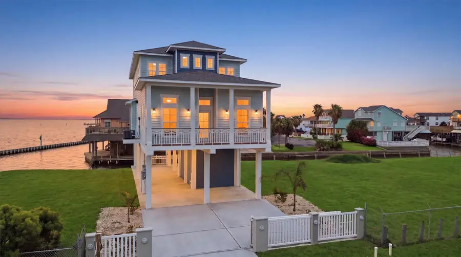 107 Gulf Drive, Tiki Island, TX 77554 - #3