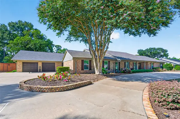 702 Foster Drive, Richmond, TX 77469