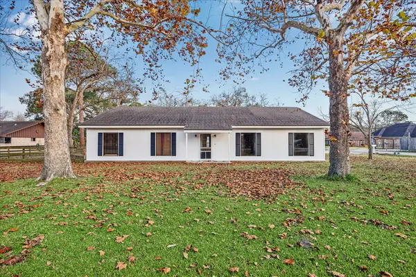 11910 11th Street, Santa Fe, TX 77510