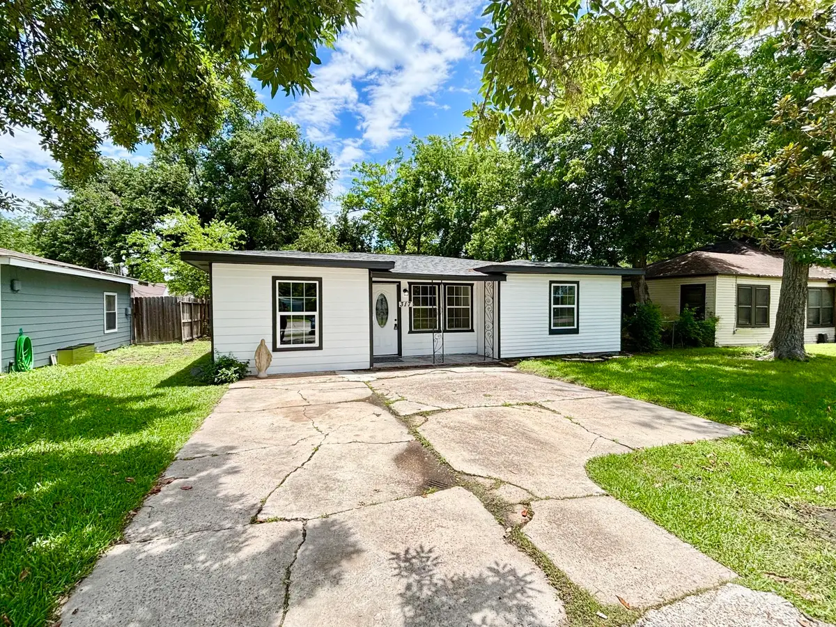 317 San Jacinto Street, La Porte, TX 77571 - #1