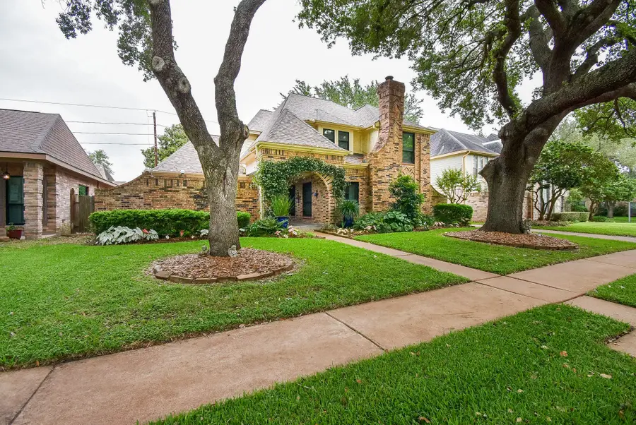 1023 Cardinal Avenue, Sugar Land, TX 77478 - #2