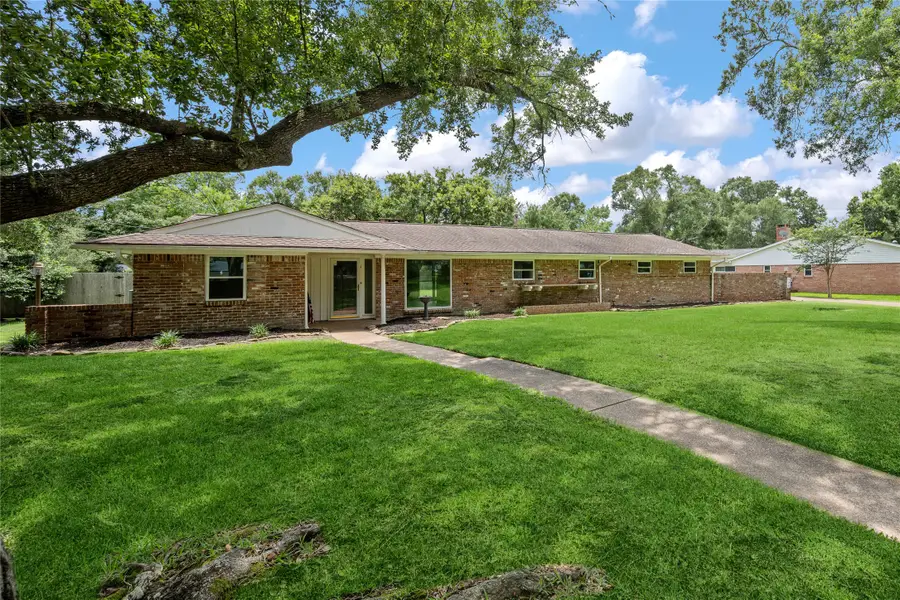 104 Merrilane Street, Baytown, TX 77520 - #2