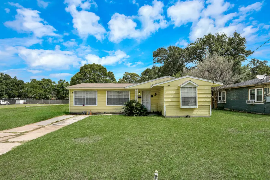 1909 Brooks Avenue, Rosenberg, TX 77471 - #2