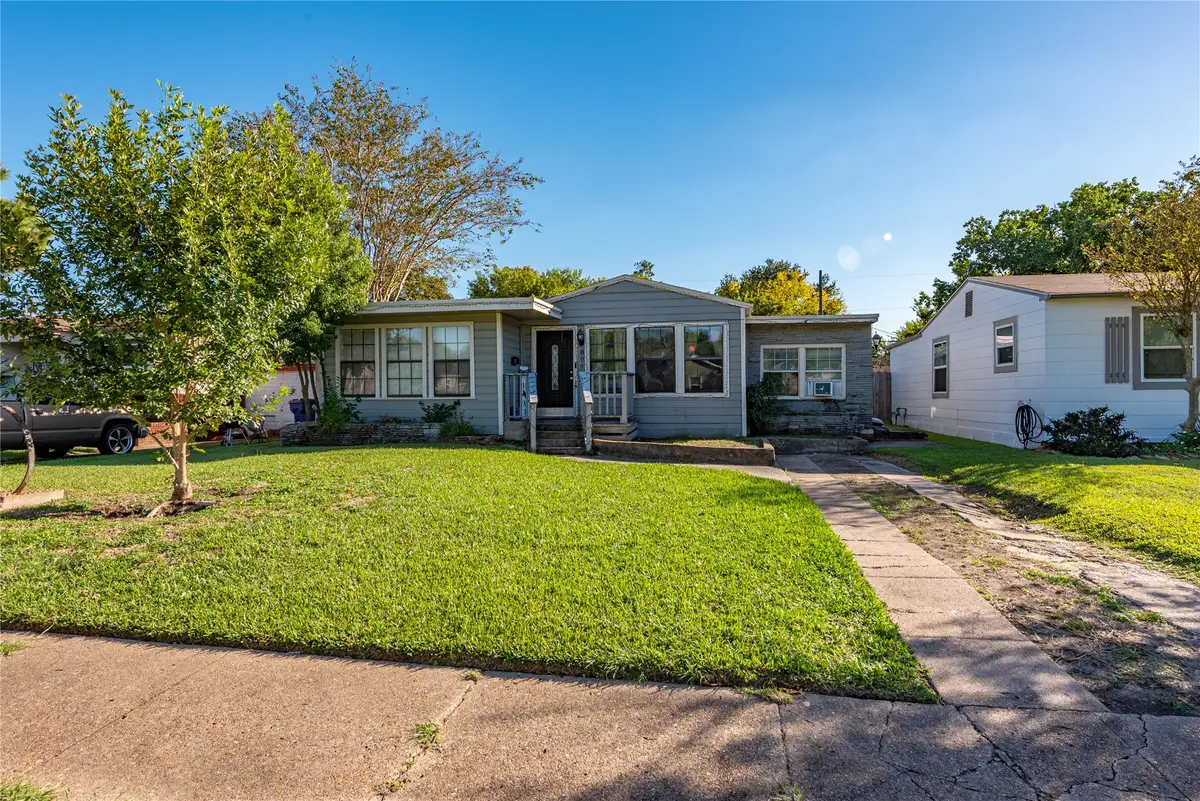 809 12th Avenue N, Texas City, TX 77590 - #1