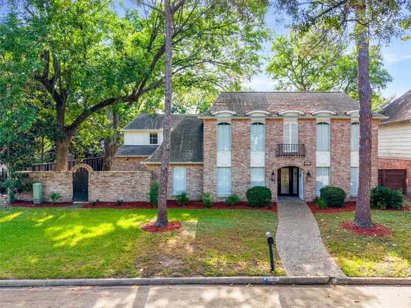 903 Crossroads Drive, Houston, TX 77079