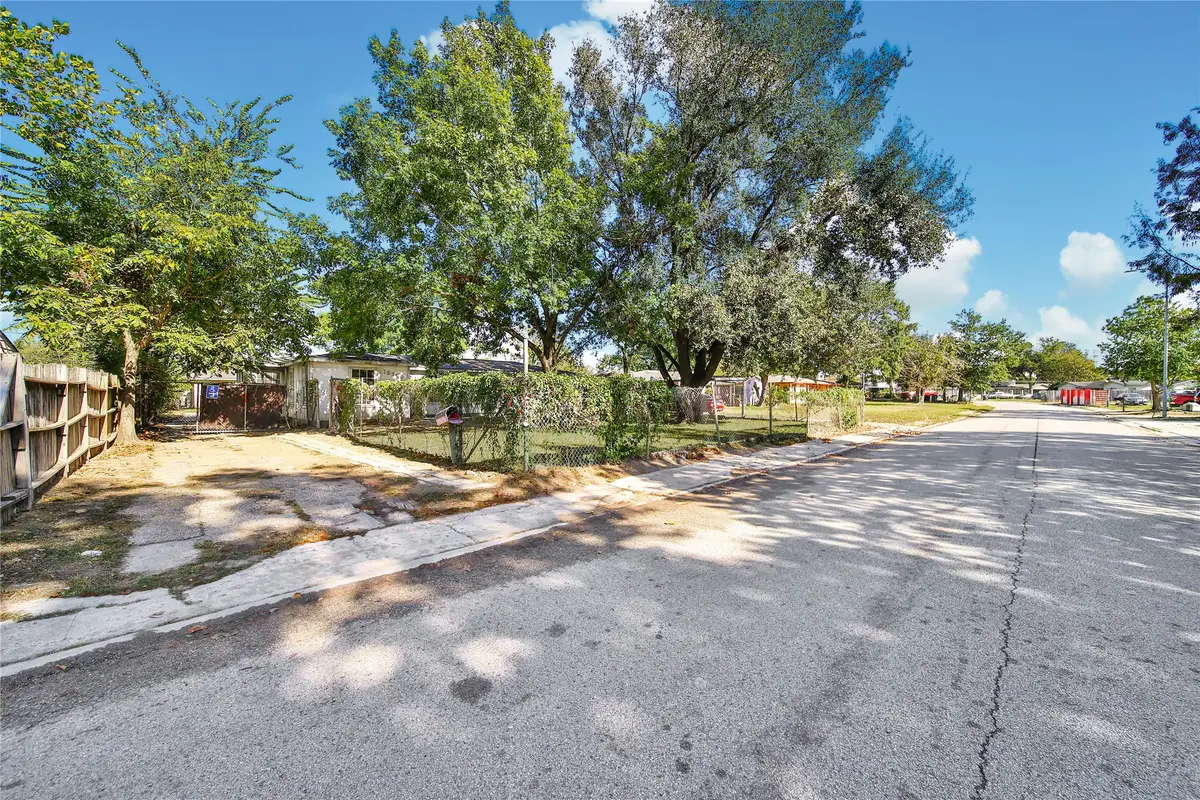 12709 Powell Lane, Houston, TX 77015 - Image #1