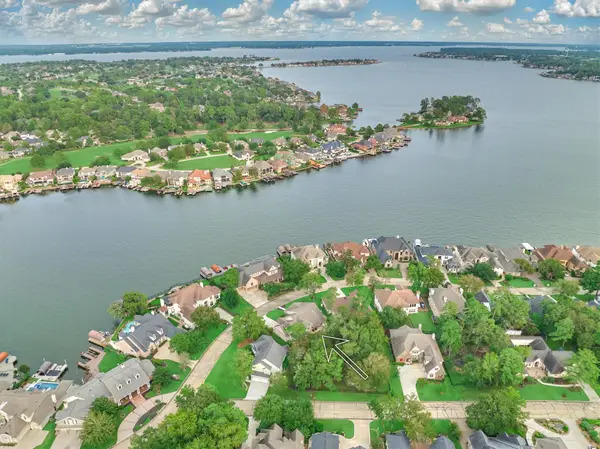 87 W Shore Drive, Montgomery, TX 77356