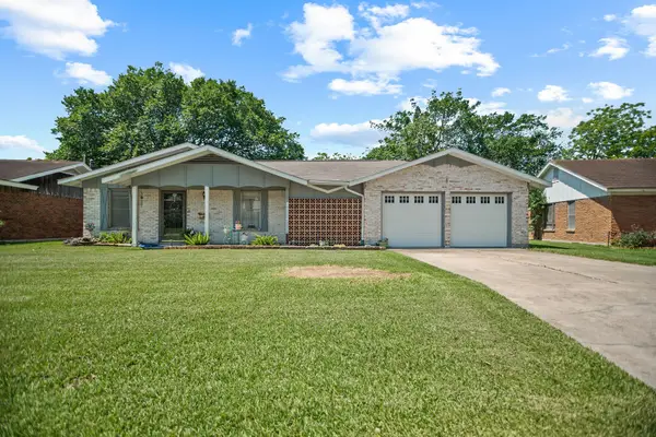519 Travis Street, Port Lavaca, TX 77979